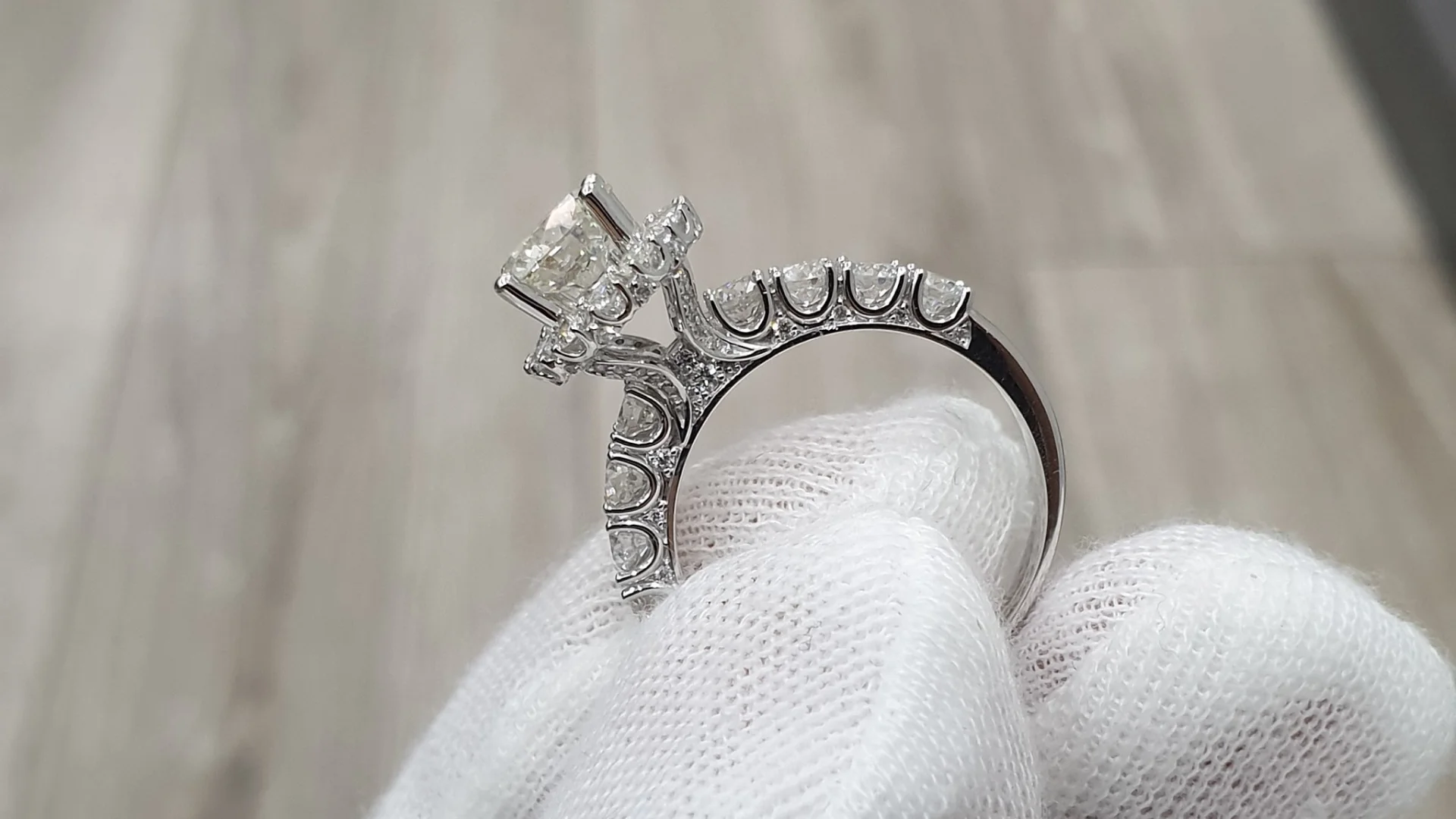 ring size guide new york, diamond engagement ring, lab grown diamond jewelry, measure ring size, ring sizing tips, custom diamond jewelry, Katanoff New York